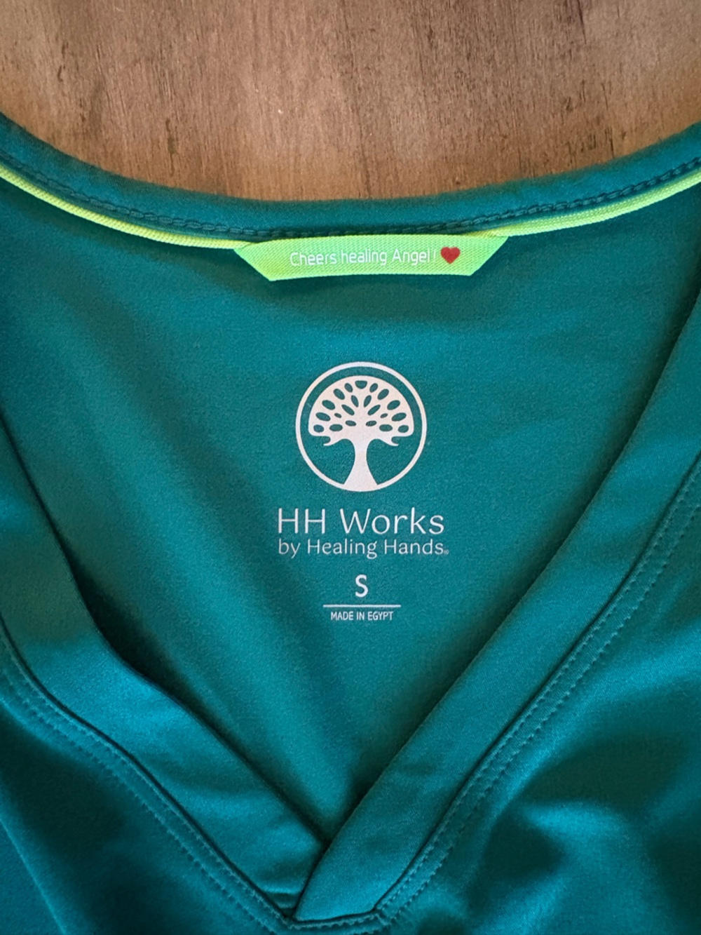 NWT Healing Hands Scrub Top - Picture 3 of 6